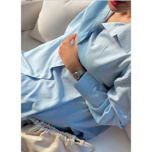 Conjunto coordinado azul hielo para mujer con elegante decoración de botones, 100% algodón suave y transpirable - Product Image 3