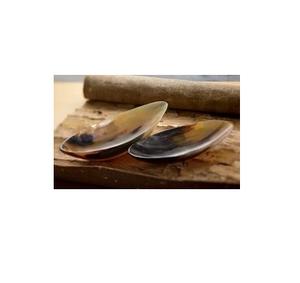 Tendance Bol de service en corne naturelle personnalisé pour les fêtes Écologique et passe au lave-vaisselle Design moderne Couleur et forme personnalisées - Product Image 1