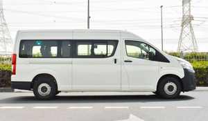 Toyota Hiace d'occasion 2024, 4 places, transmission intégrale, sièges en cuir, boîte automatique, pneus R17, intérieur foncé, régulateur de vitesse adaptatif, toit ouvrant panoramique, 4.5L, conduite à gauche - Product Image 6