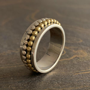 Anillo Giratorio de Dos Tonos, 6.7 Gramos, Estilo Eternidad Moderno, Oro Rosa y Chapado en Oro de 18K con Incrustaciones de Titanio, Ideal para Regalo - Product Image 1