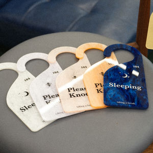 Porte-étiquette de porte en acrylique personnalisé, perle élégante, logo personnalisé, plastique durable, panneau de porte de chambre d'hôtel - Product Image 1