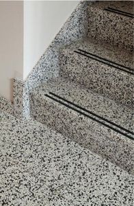 Profilés de plinthe en granit poli de haute qualité pour finitions extérieures imperméables personnalisées pour l'hospitalité commerciale résidentielle - Product Image 2