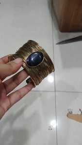 Brazaletes de latón hechos a medida con piedras Diseñadores de joyería de moda y tiendas de accesorios Reventa tipo Cristiano - Product Image 2