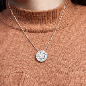 Collar de Cadena con Dije Circular Hecho a Mano con Circonita Cúbica y Diamantes de Plata de Ley 925 para Mujer - Product Image 5