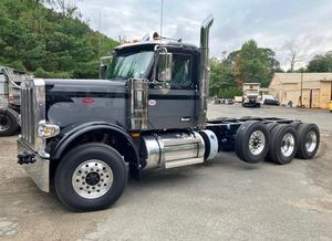 คุณภาพดี รถใหม่เอี่ยม ปี 2026 PET ERBILT 589 565 แรงม้า 6x4 เครื่องยนต์ดีเซล 14.6 ลิตร L6 เกียร์อัตโนมัติ CATERPILLAR C-15 - Product Image 3