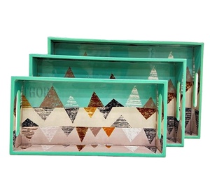 Plateaux de service imbriqués en bois Plateaux en bois de forme rectangulaire pour la cuisine Petit-déjeuner Ensemble de 3 - Product Image 1