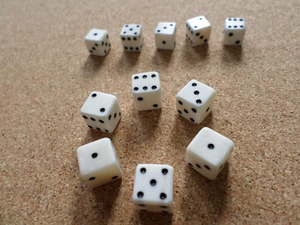 Ensemble de dés de jeu de rôle DND en os de buffle de haute qualité, faits à la main, personnalisés, 10 faces, taille et design précis, 7 pièces - Product Image 3