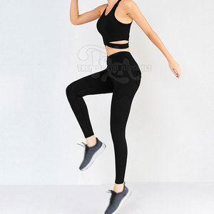 Conjunto de Yoga Reversible para Mujer con Logotipo Frontal - Diseño Personalizado, Ropa Deportiva de Alta Calidad para Gimnasio y Fitness - Product Image 4
