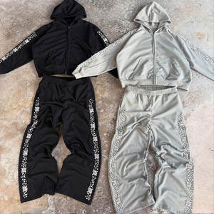 ชุดแทรคสูทสตรีทแวร์สไตล์วินเทจผ้าคอตตอน 100% หนานุ่ม ผลิตตามสั่งจากโรงงาน พร้อมเสื้อฮู้ดซิปประดับคริสตัลและกางเกงจ็อกเกอร์ - Product Image 6