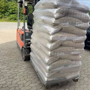 Pellets de Madera de Pino de Primera Calidad Plus-A1 de BE con 1% de Ceniza, 8% de Humedad, 4000J de Calorías para Energía de Biomasa y Cocina - Product Image 2
