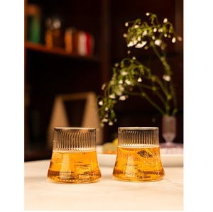 Venta al por Mayor de Botellas de Cerveza de Trigo Transparentes de Lujo Modernas con Grabado Personalizado, Capacidad de 280 ml, Hechas a Mano, Marca Borotech, Regalos Empresariales - Product Image 1