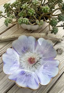 Elegante cuenco de resina hecho a mano para decorar consolas o encimeras con elegantes remolinos y sofisticadas mezclas de colores - Product Image 3