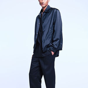 Asequible clásico elegante hombres chaquetas de bombardero para todas las estaciones de alta calidad de los hombres de satén chaqueta de invierno con su logotipo - Product Image 3