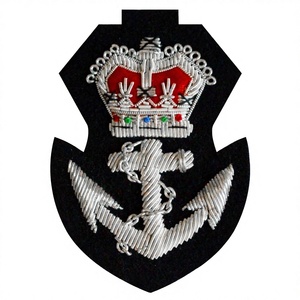 Écusson brodé artisanal ROYAL - Product Image 1