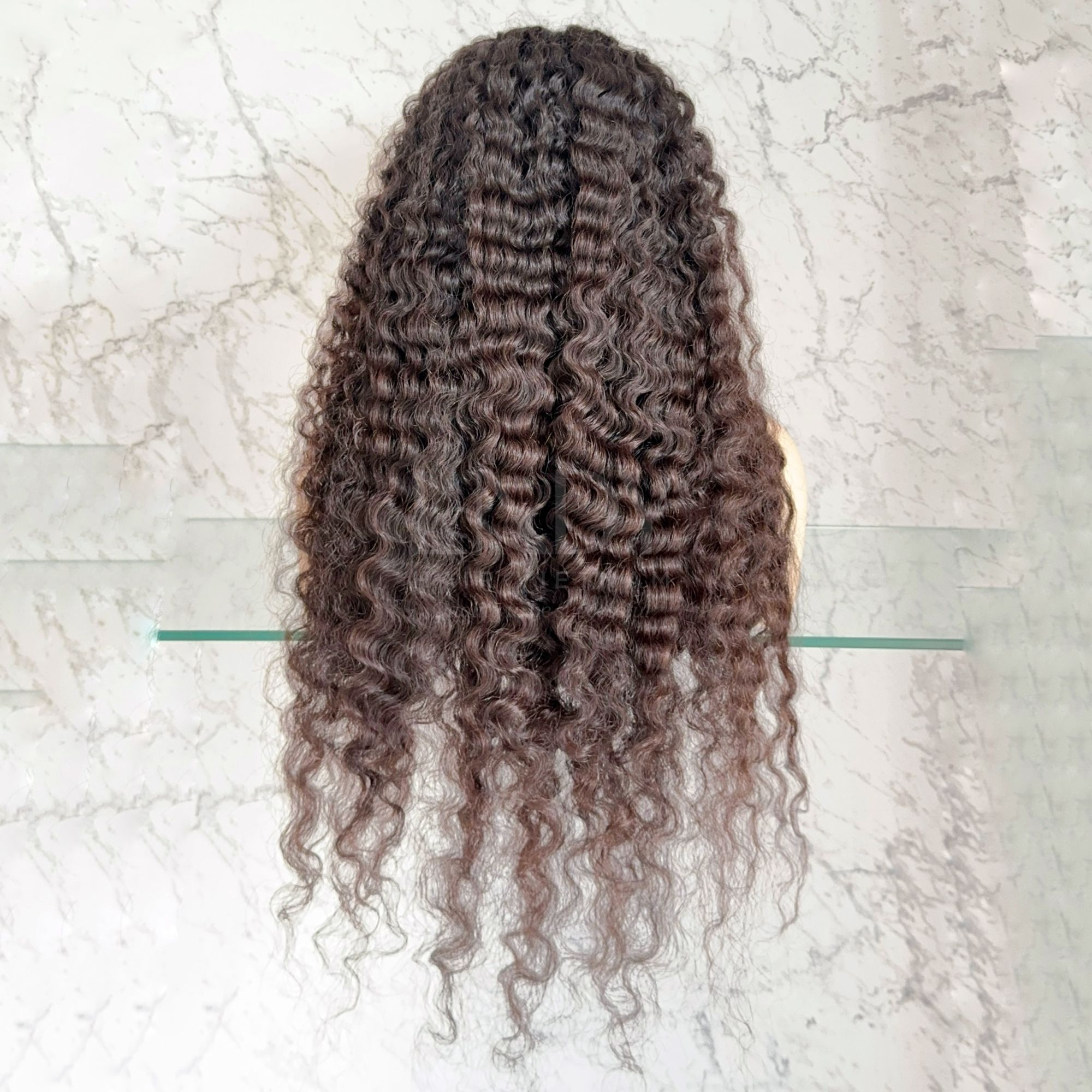 ปลายสีน้ำตาล