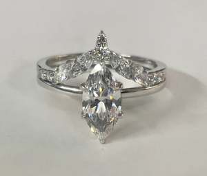 Anillo de Compromiso y Aniversario de Boda con Moissanita Marquise de 2.5ct, Plata de Ley S925, Diseño Religioso - Product Image 4