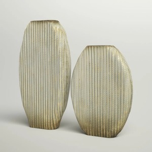 Vases en métal de luxe, élégants, argentés, décoration d'intérieur contemporaine avec une forme ovale unique et un design côtelé saisissant, fabriqués en bois - Product Image 4
