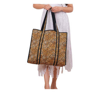 Bolso Tote Acolchado de Algodón Indio con Estampado de Leopardo, Hecho a Mano, para Mujer, Ligero, de Viaje, con Cierre Abierto, Estilo Combinable - Product Image 1