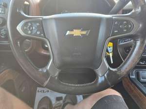 Chevrolet Silverado 2500HD 4WD 2017 Usada en Buen Estado - Product Image 3