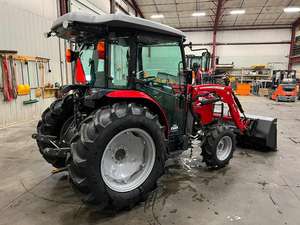2022 Massey Ferguson 2860M 4WD tracteur à roues longue durée de vie caractéristiques clés comprennent pompe boîte de vitesses moteur 2WD roues - Product Image 2