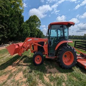 Tractor Agrícola Utilitario M854 de 45 HP Diésel con Tracción en las 4 Ruedas y Transmisión por Engranajes para Alta Productividad del Motor - Product Image 4