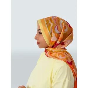 Bufanda de Viscosa con Motivo de Rosas y Estampado Digital, Diseño Ligero y Elegante para Hijab de Mujeres del Medio Oriente - Product Image 1
