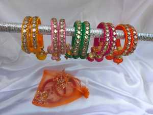 Brazaletes tradicionales Kundan Multi PearlThread KundanJhumka Brazaletes Set Punjabi chuda Brazalete nupcial Boda India Favor Haldi - Product Image 3