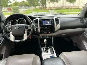 UTILISÉ 2014 pour TACOMA DOUBLE CAB SB 3 cylindres Turbo AWD Cuir foncé R18 Full Option Prêt à être expédié - Product Image 5