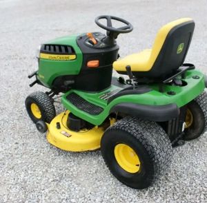 Tondeuse de John Deere disponible maintenant avec la qualité fiable et la représentation établie pour le moteur puissant d'utilisation à long terme. - Product Image 1