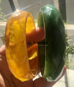 Brazaletes de resina bohemios para mujer, pulsera ecléctica hecha a mano, joyería de Tradebyd - Product Image 1