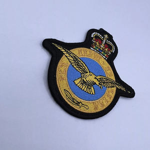 Usine bas quantité minimale de commande sergé tissu adhésif Merrow bordure Service forme personnalisée Logo Machine broderie patchs et badges avec fer à repasser - Product Image 2