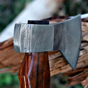 Hache de camping professionnelle en acier de Damas, tête en acier à motif artisanal avec manche en bois naturel pour la chasse et le bushcraft - Product Image 4