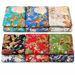 Tela Popelina Tejida Peinada, Ligera, Transpirable, Orgánica y Ecológica con Estampado Floral, para Ropa de Niños y Niñas - Product Image 1