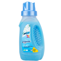 Velveta 350 ml Pelembut Pakaian Cair Beraroma Segar dengan Teknologi Kapsul Penyegar untuk Deterjen Pakaian