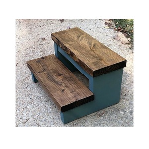 Tabouret en bois à deux marches durable avec une construction en bois robuste, parfait pour atteindre les placards, armoires, étagères et comptoirs surélevés - Product Image 1