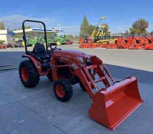 Tracteur LX2620SUHSD 2025 - Puissance compacte pour les applications professionnelles et résidentielles - Product Image 1