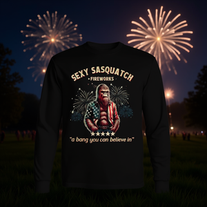 เซ็กซี่ ซาสควอทช์ ไฟร์เวิร์คส์ แพทริออติก 4th Of July Usa เสื้อยืดแขนยาว - Product Image 3