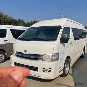 Minibús Toyota Hiace Usado en EXCELENTE Estado, Techo Alto, Motor Diésel Japonés, Caja de Cambios Automática, Volante a la Izquierda, ¡Gran Oferta! - Product Image 1