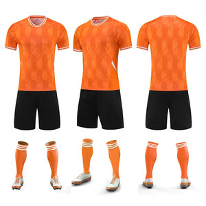 Maillots de football à sublimation personnalisée avec impression numérique Logo couleur personnalisé Tailles adultes unisexes Spandex/Coton 100% Polyester Matériel - Product Image 3