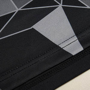 Precio al por mayor Logotipo personalizado Ropa de fútbol Uniformes de fútbol para hombres con su propio diseño en Stock Jersey - Product Image 6