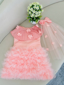 Vestido de princesa de varias capas con lazo para el cabello incluido, para que las niñas lo usen en fiestas de cumpleaños o actuaciones. Admite ODM/OEM. - Product Image 4