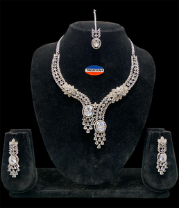 Juego de collar y pendientes de diseñador Bloom para mujer, piedras AD elegantes con acabado en rodio para bodas, fiestas y regalos - Product Image 1