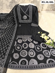 Hermoso bordado trabajo Anarkali Kurta pantalón Dupatta Conjunto elegante traje étnico para mujer para fiesta de boda y ropa festiva - Product Image 4