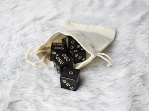 ชุดลูกเต๋าสี่เหลี่ยมทำจากเขาควายขัดเงา ธรรมชาติ พรีเมียม เป็นมิตรกับสิ่งแวดล้อม ผลิตด้วยมือโดย Saniya Handicraft - Product Image 6