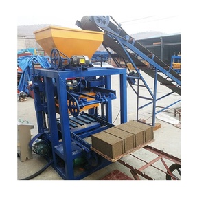 Machine puissante de moulage de blocs de béton 12MS, dotée d'une pompe hydraulique et d'une force de pression de 5 tonnes pour des briques de qualité. - Product Image 6