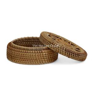 Caja de Ratán Natural Hecha a Mano por Artesanos Vietnamitas para Almacenamiento en el Hogar y Decoración de Interiores - Product Image 3