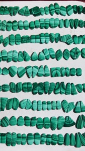 AAA + เกรด Malachite คู่ cabochon. อัญมณีหลวมผสมรูปร่างและขนาดต่างหูคู่มรกตอัญมณี - Product Image 3