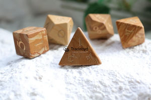 Ensemble de dés en bois polyédriques artisanaux de qualité supérieure (7 pièces) Écologique Durable pour les jeux de rôle sur table Jeux de société Tradebyd - Product Image 2