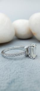 Bague de fiançailles et de mariage solitaire en or blanc/jaune 14K/18K avec diamant de laboratoire brillant de 2,0 carats VVS certifié IGI, plaqué or - Product Image 2