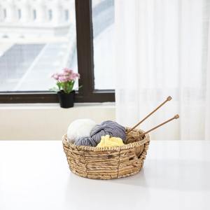 Cesta de Almacenamiento Decorativa Redonda Tejida con Jacinto de Agua, Cesta de Almacenamiento Hecha a Mano, Ecológica, Hecha en Vietnam - Product Image 4